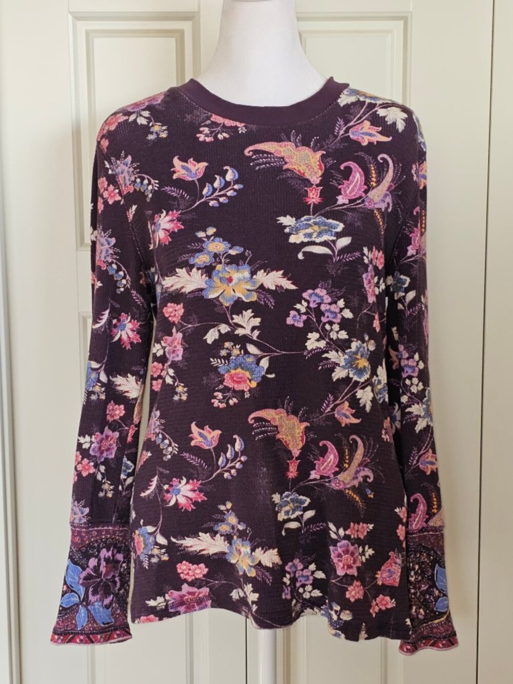 Sundance Waffle Knit Thermal Top Purple Floral  L Button Cuffs Boho - Picture 2 of 8
